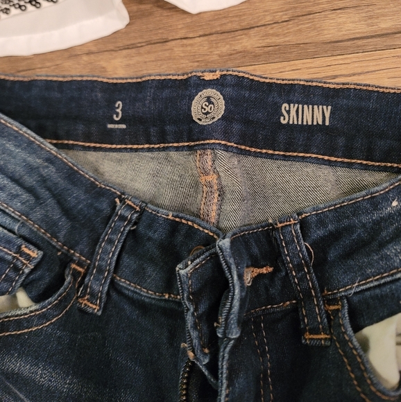 Top and pants - Picture 3 of 5